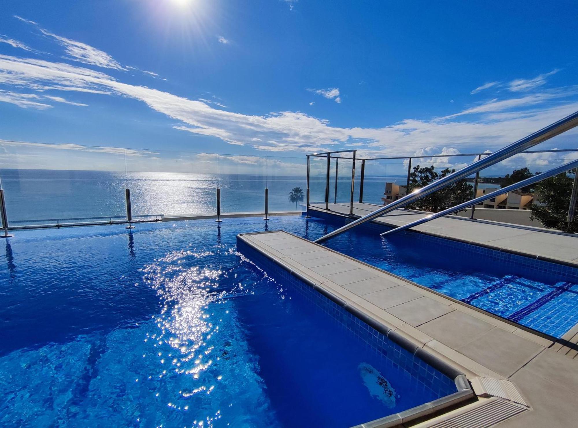エステポナLuxury Duplex Infinity Pool Ehhouseアパートメント エクステリア 写真